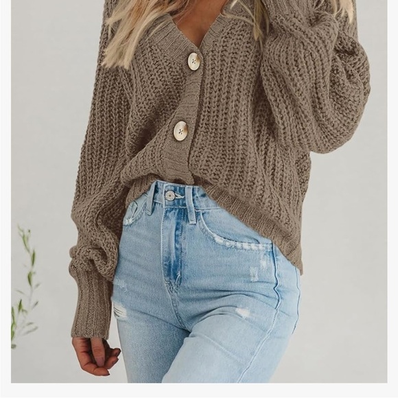 Chunky Knit Open Front Sweater Long Sleeve Button Loose Short Cardigan
8099 - Picture 3 of 11